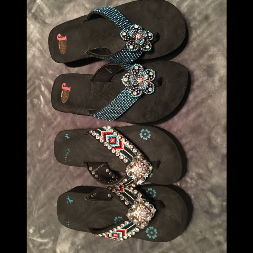 Sz 9 Justin and Montana west flip flops